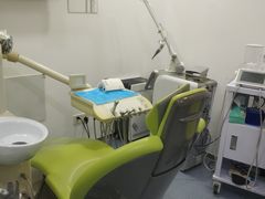 -岳辰齿科(浦东长泰店)