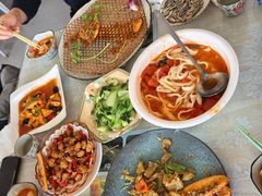 -天天向上素食餐厅(五台山店)