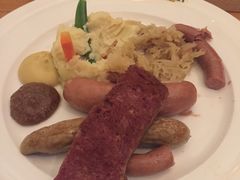 -LENBACH兰巴赫西餐啤酒坊(大连星海广场店)