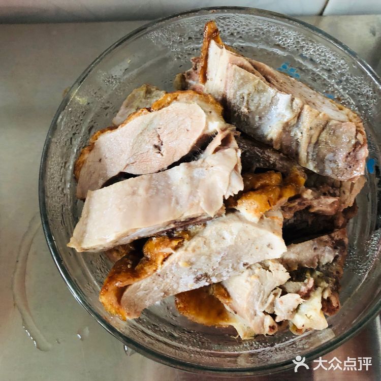 隔夜斩料也可以再做成一道芹菜炒烧鸭