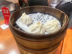 -莱莱小笼·乔艾