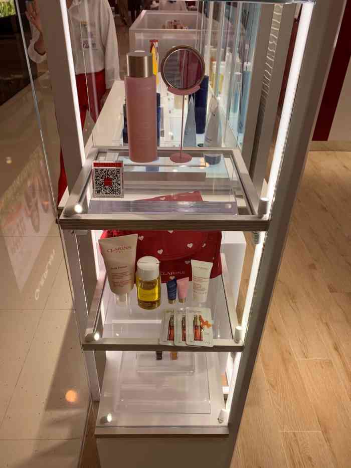 法国娇韵诗(久光店)-"下午收到的娇韵诗推送申领晚上去久光,柜台.