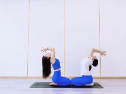 -亚太瑜伽普拉提学院