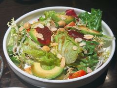 主厨牛油果花园沙拉-庐灶江南·江南菜·四合院Bistro(东直门·华侨夜泊君亭店)