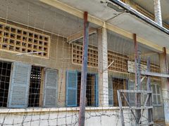 -吐斯廉屠杀博物馆