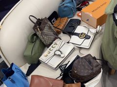 -聚云奢二手奢侈品黄金手表包包回收·中古店(三里屯总店)