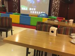 大堂-巴依兄弟西域美食(机场店)