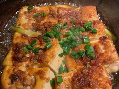 石锅海鲜酿豆腐-坛宗剁椒鱼头(河西王府井店)