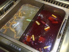 -东巴婆婆云南鱼豆花火锅(大东门店)