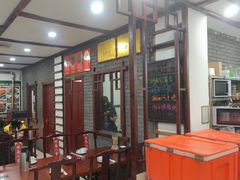 -湖南人家湘菜馆(镇江路店)
