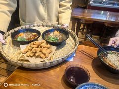 -爆炸头阿姨小四川正宗川味小吃(无任何分店)
