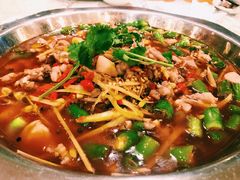 -兔行天下-鸿鹤鲜锅兔(中海国际店)