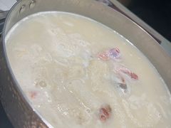 -洪氏嗨捞·广东猪肚鸡·椰子鸡火锅(西咸万象城店)