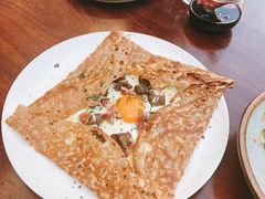 鸡蛋蘑菇熏肉荞麦可丽饼-RAC BAR(安福路店)