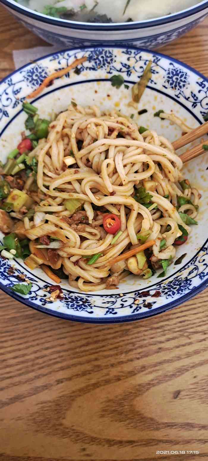 卤饵丝-"沃尔玛购物出来找吃的,不在大商业区,而是."-大众点评移动版