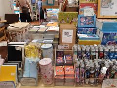 零售区-猫的天空之城概念书店(景德镇陶溪川店)