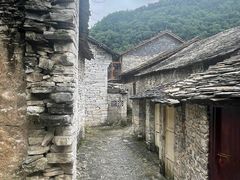 -高荡千年布依古寨旅游景区