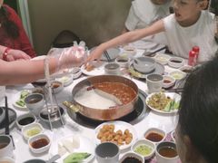 -洪氏嗨捞·广东猪肚鸡·椰子鸡火锅(西咸万象城店)