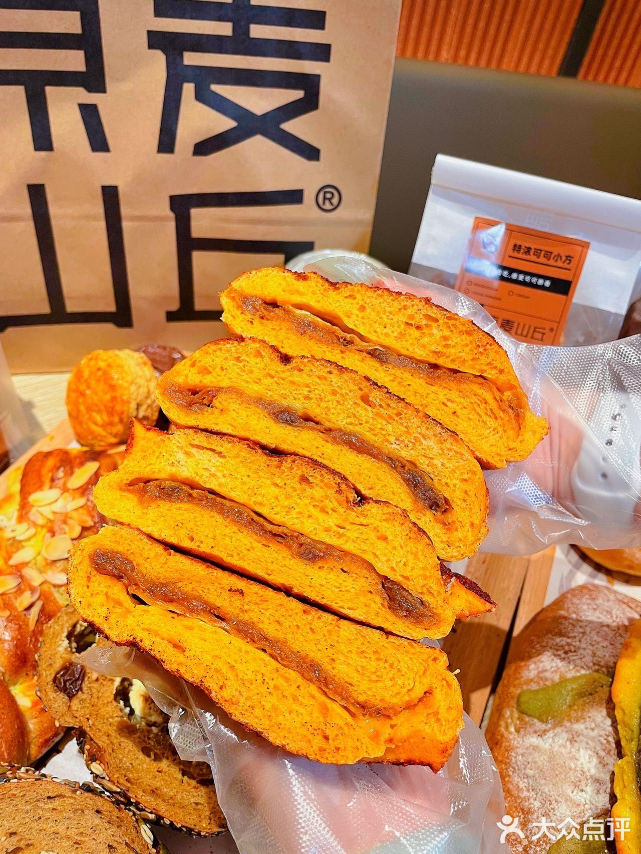 原麦山丘新店竟然早上7点就有🍞面包出炉！