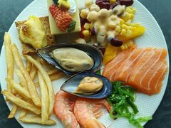 -亚洲国际大酒店·云顶阁旋转自助餐厅