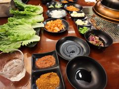 -肉甲韩国木炭烤肉(新壹街1店)