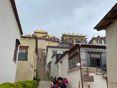 -噶丹松赞林寺
