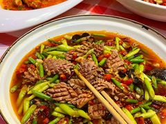 -肥小宝·金牌油焖大虾(襄阳龙虾地标店)