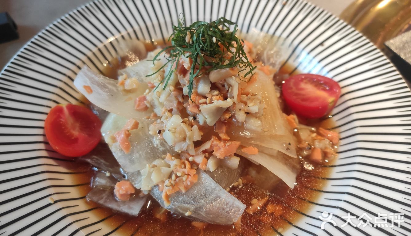 位置:店铺开在茂业街区，满眼都是各国美食