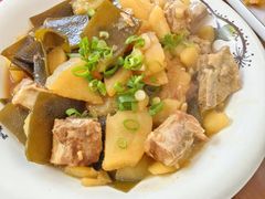 海带土豆炖排骨-鸿运美食府
