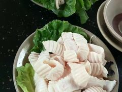 猪天堂-茅草房·河畔园林火锅