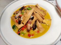 手工豆竹笋烧腊肉-鸡毛店·川菜(文殊院店)