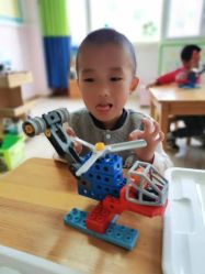 -百荣二期玩具城