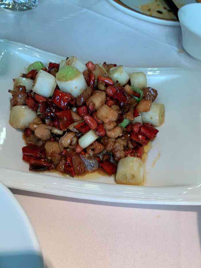 小隐于川-"一直有听说这家做成都官府菜的店,今儿终于.