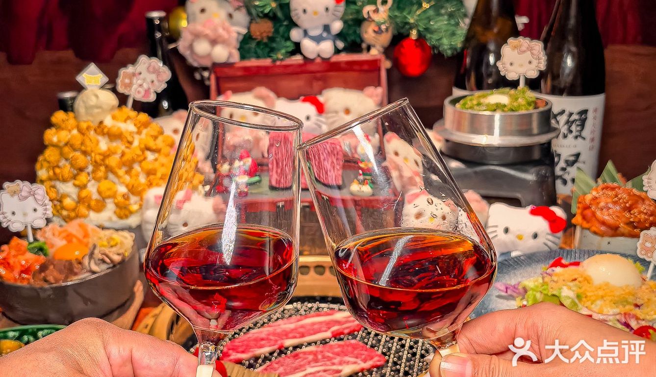 就在万象城🎄有Kitty猫的圣诞烧肉来啦！