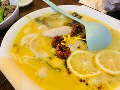 柠檬橘黄酸汤鱼-薄荷小筑融合音乐餐吧(农业路店)