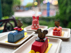 Hazelnut Chocolate Cube - Mickey 榛子朱古力慕絲蛋糕 - 米奇-皇室宴会厅