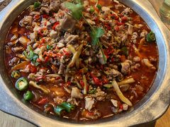 -兔行天下-鸿鹤鲜锅兔(中海国际店)