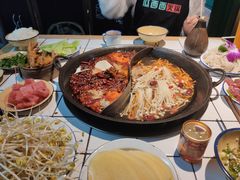 -瓜西西重庆火锅(花溪店)