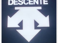 -迪桑特DESCENTE(青岛山东路万象城店)