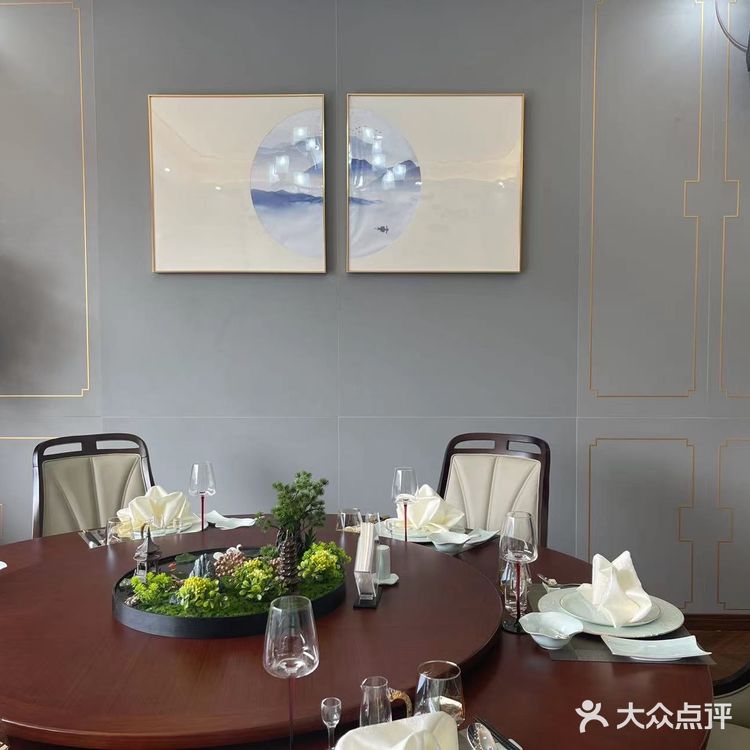 我朋友喊我去吃的,我们7个人,吃的套餐,折扣力度非常大