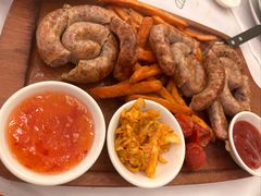 烤肠拼盘-莫斯科餐厅