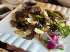 牛边花炒时蔬-阿多私房菜(顺德店)