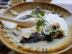 砂锅鱼头煲-75幢私房菜馆