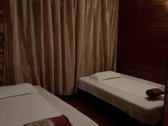 -鸿泰洋美食水会(东门中店)
