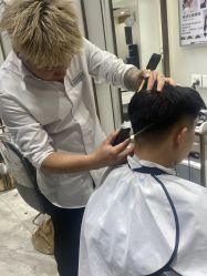-妃格美发沙龙·烫发·染发