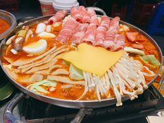 芝士肥牛年糕火锅-Meet Sun韩式大排档(五一广场7MALL店)