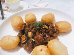 脆皮鲜奶拼蚝油牛肉-和记小菜(东方店)
