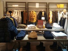 -URBAN REVIVO(济南领秀城贵和购物中心店)