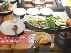 -老牌坊云南鱼豆花火锅(哈西万达店)