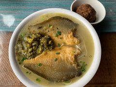 雪菜脱骨黄鱼面-洪大妈·黄鱼面(金山嘴渔村店)